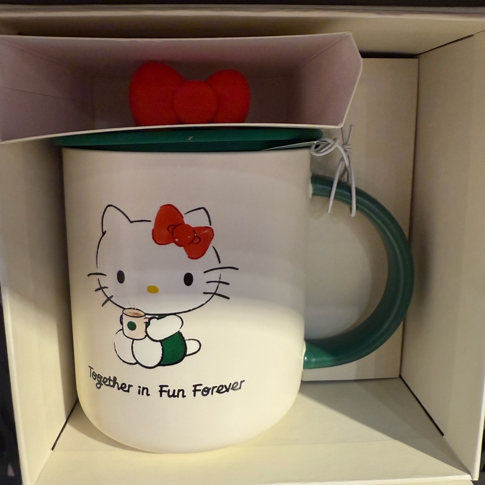Hello Kitty + Starbucks mug